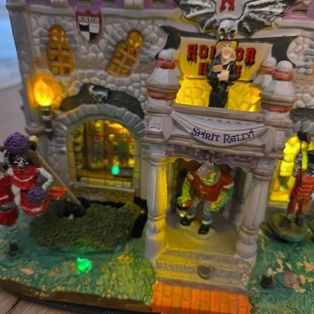 Lemax Spooky Town Horror High School  w/ box - Lights Works!